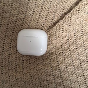 AirPods CASE (3rd generation)